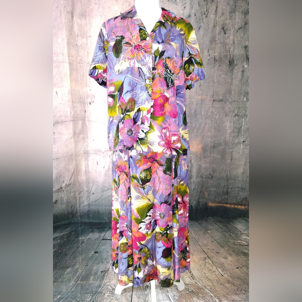 Fun Vintage 2 Piece Floral Skirt Set